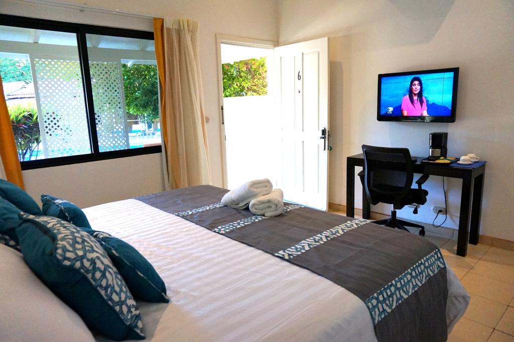 Seis Playas Hotel Tamarindo Exterior photo